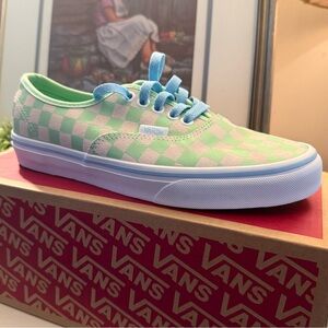 NIB Vans checkered Sneakers